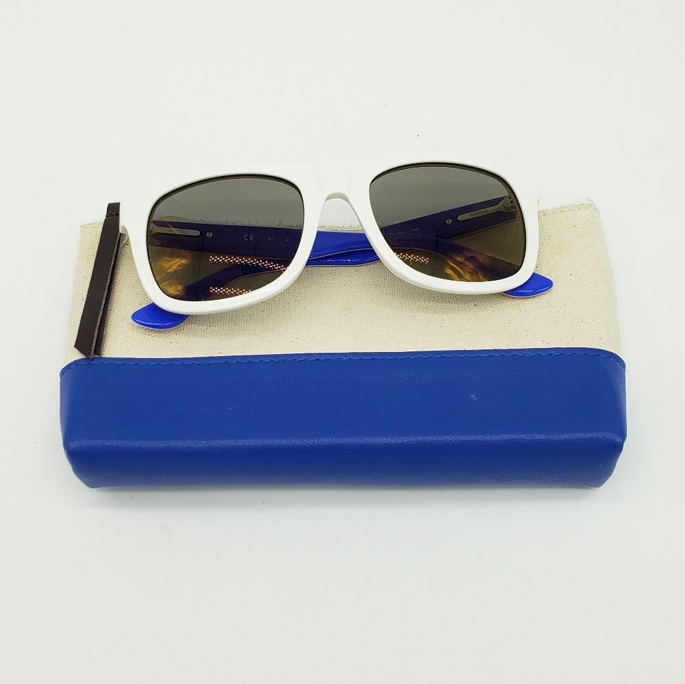 Oxydo White Frame Sunglasses and Case